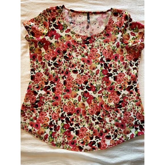 Bleeker & McDougal Women's 1X Red Floral Short Sleeve Shirt - Picture 6 of 12